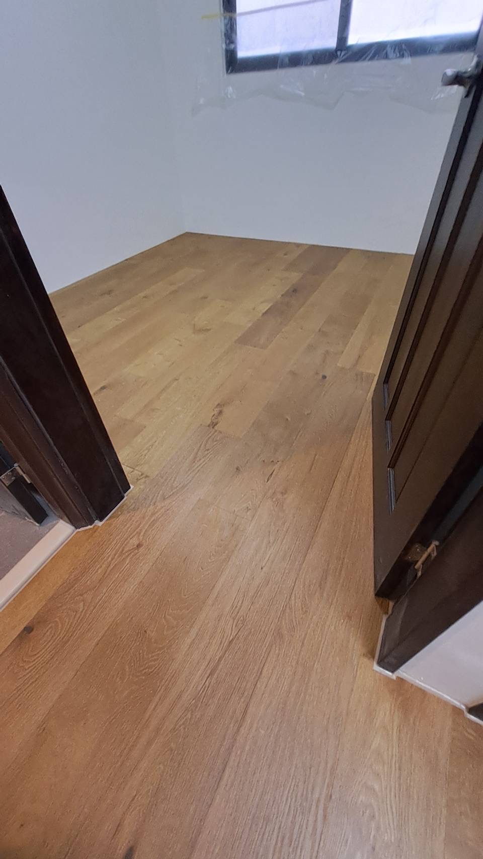 6.2寸200條 歐洲白橡木 拉絲面